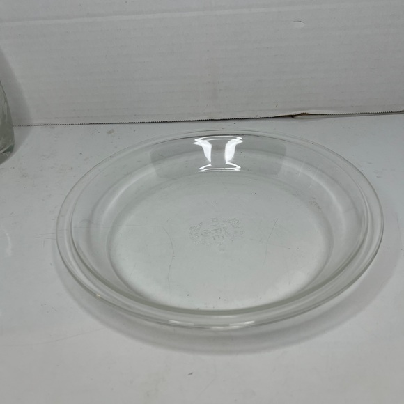 Vintage Pyrex Clear Glass 8" Pie Plate Pan 208 Holiday Baking Dessert AA-15 - Picture 1 of 3